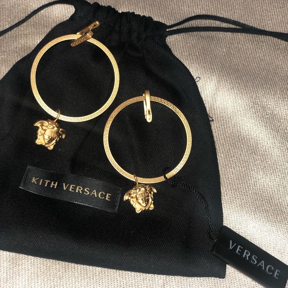 Kith X Versace Gold Medusa Hoop Earrings✨ - Picture 1 of 4